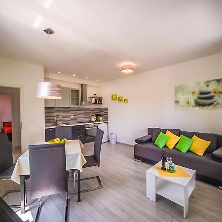 Apartman Carmen Volosko Opatija Eksteriør billede