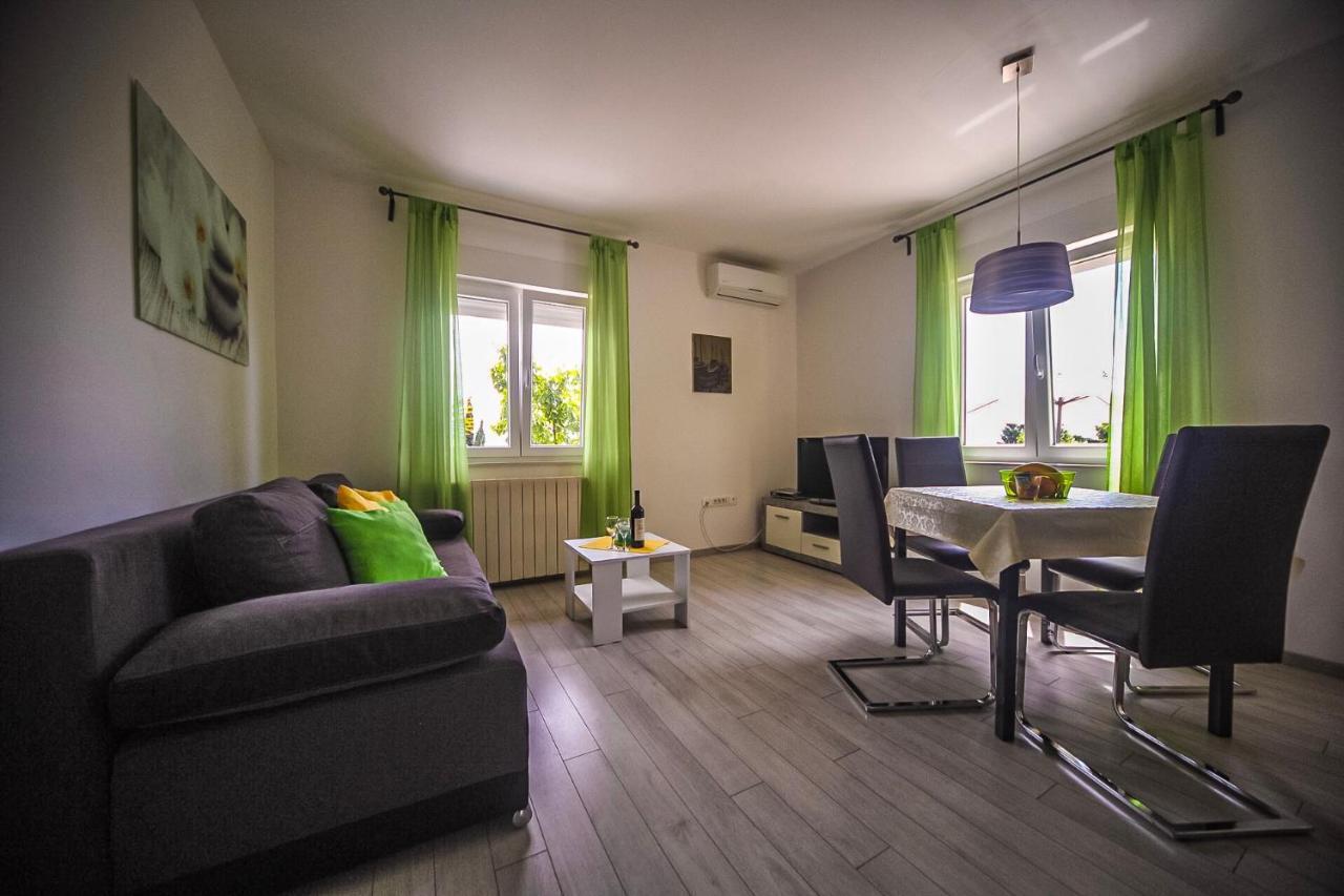 Apartman Carmen Volosko Opatija Eksteriør billede